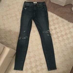 Frame Denim Le High Skinny distressed jeans. Size 26